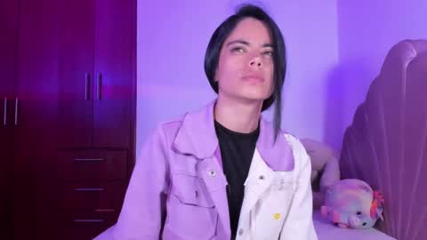 Snapshot of bella_sun_ chatting on September 16, 5:19 am Valeria Model Independent online show from September 16, 5:19 am