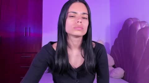 Snapshot of bella_sun_ chatting on September 28, 5:02 am Valeria Model Independent online show from September 28, 5:02 am