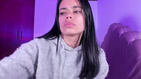 Snapshot of bella_sun_ chatting on October 3, 5:15 am Valeria Model Independent online show from October 3, 5:15 am