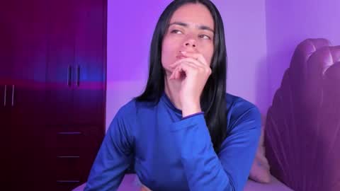 Snapshot of bella_sun_ chatting on October 19, 4:57 am Valeria Model Independent online show from October 19, 4:57 am