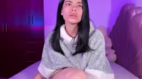 Snapshot of bella_sun_ chatting on October 25, 4:53 am Valeria Model Independent online show from October 25, 4:53 am