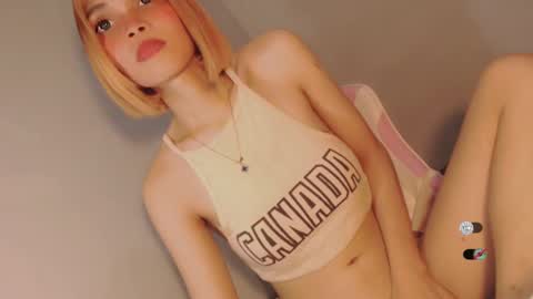 Bella online show from December 17, 2:01 am