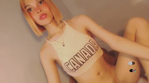 Bella online show from December 17, 11:49 pm