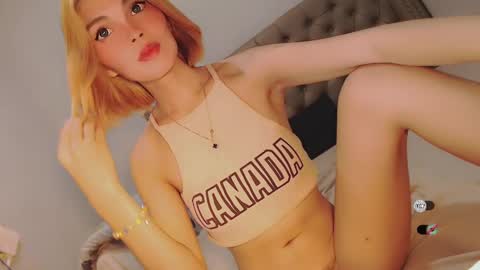 Bella online show from February 3, 10:43 pm