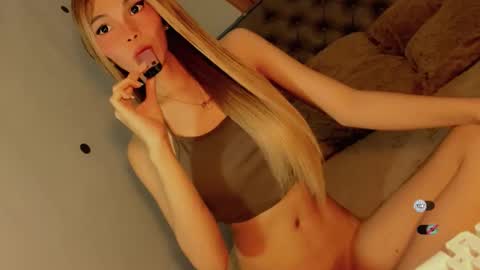 Bella online show from December 15, 3:55 am