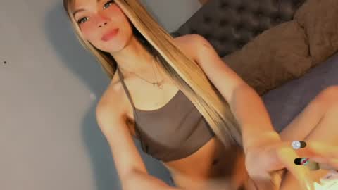 Snapshot of bella_tara chatting on June 26, 10:36 pm Bella online show from June 26, 10:36 pm