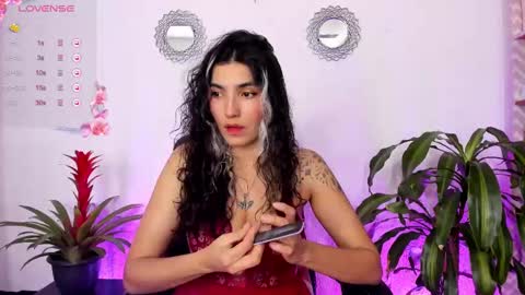 Snapshot of bella_thorne3 chatting on March 9, 9:57 pm Bella online show from March 9, 9:57 pm