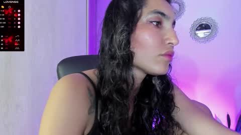 Snapshot of bella_thorne3 chatting on November 19, 11:16 pm Bella online show from November 19, 11:16 pm