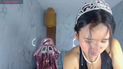 Bella online show from December 21, 8:05 pm