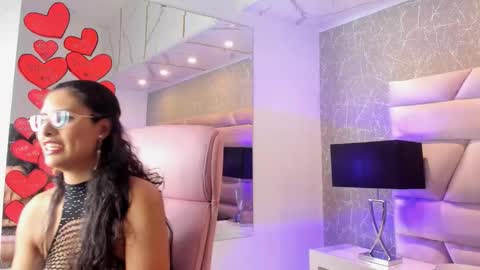 Snapshot of bellaagrace chatting on February 6, 5:01 am bellaagrace online show from February 6, 5:01 am