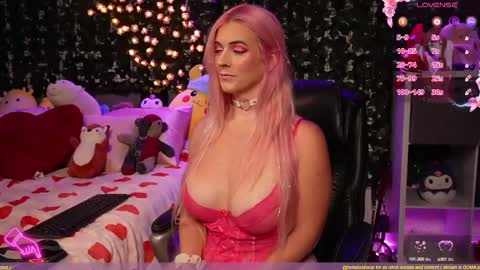 Snapshot of bellabearts chatting on February 19, 6:10 pm Bellalunabear trans JadePlant Cis online show from February 19, 6:10 pm