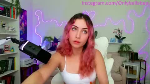 Snapshot of bellabeauu chatting on June 22, 8:28 pm bella beau online show from June 22, 8:28 pm