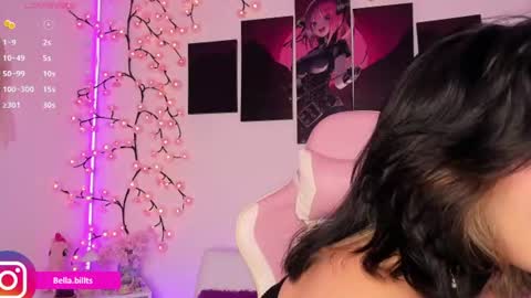 Bella online show from July 28, 8:52 pm