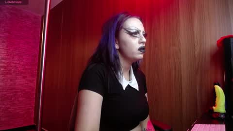 Snapshot of belladona_trix chatting on April 12, 5:51 pm belladona_trix online show from April 12, 5:51 pm