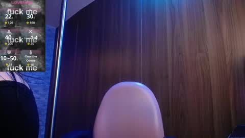 Snapshot of belladona_trix chatting on April 14, 3:18 pm belladona_trix online show from April 14, 3:18 pm