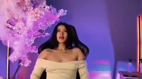 Bella online show from November 2, 1:02 pm