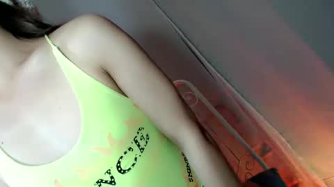 Snapshot of bellafucks1 chatting on January 16, 1:58 am Bella rowt online show from January 16, 1:58 am