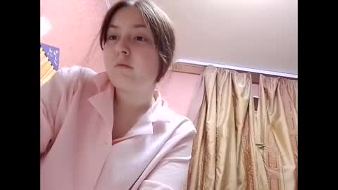 Snapshot of bellahadid8 chatting on November 20, 7:46 pm Charming Hamster online show from November 20, 7:46 pm