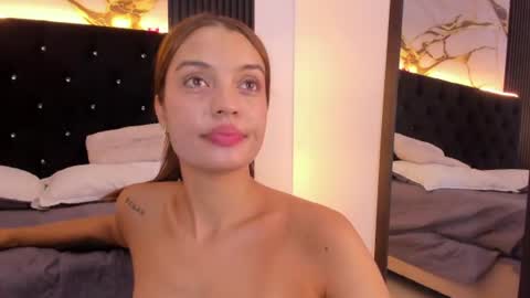 Snapshot of bellahot_387 chatting on June 26, 1:37 pm BELLA online show from June 26, 1:37 pm