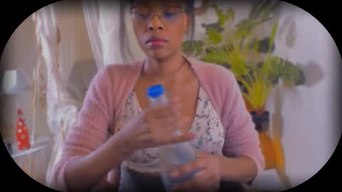 Snapshot of bellahproudly chatting on October 25, 10:23 am Bellah online show from October 25, 10:23 am