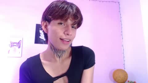 Snapshot of bellamy_094 chatting on May 7, 12:32 pm bellamy_094 online show from May 7, 12:32 pm