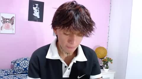 Snapshot of bellamy_094 chatting on May 25, 12:55 pm bellamy_094 online show from May 25, 12:55 pm