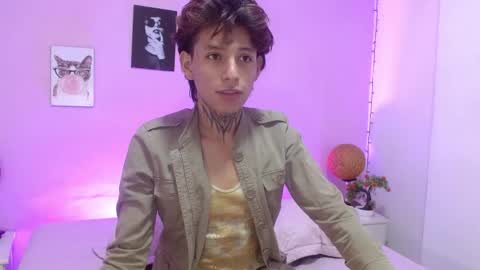 Snapshot of bellamy_094 chatting on June 5, 12:55 pm bellamy_094 online show from June 5, 12:55 pm