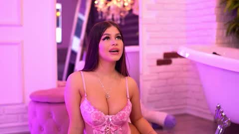 Snapshot of bellanoirre chatting on September 12, 5:46 pm Bella online show from September 12, 5:46 pm