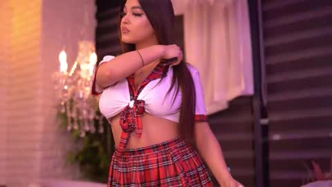 Snapshot of bellanoirre chatting on September 28, 5:40 pm Bella online show from September 28, 5:40 pm