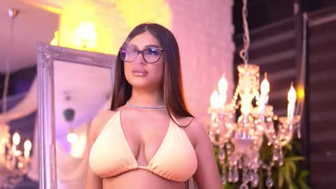 Snapshot of bellanoirre chatting on October 2, 5:09 pm Bella online show from October 2, 5:09 pm