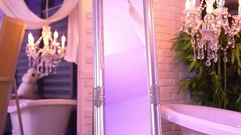 Snapshot of bellanoirre chatting on October 4, 5:44 pm Bella online show from October 4, 5:44 pm