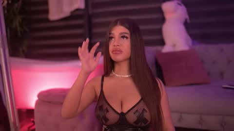 Snapshot of bellanoirre chatting on December 15, 6:45 pm Bella online show from December 15, 6:45 pm