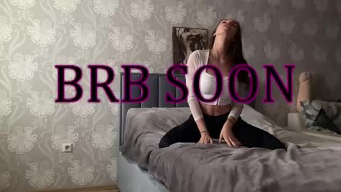 Snapshot of bellaparker_ chatting on March 11, 9:02 am bellaparker_ online show from March 11, 9:02 am