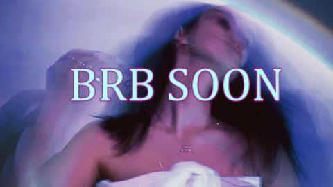 bellaparker_ online show from May 8, 10:09 am