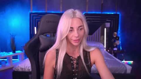 Snapshot of bellarayyy chatting on September 8, 8:41 pm Bella online show from September 8, 8:41 pm