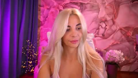 Snapshot of bellarayyy chatting on September 17, 7:59 pm Bella online show from September 17, 7:59 pm