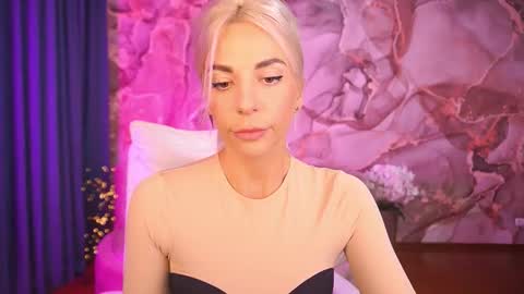 Snapshot of bellarayyy chatting on October 15, 1:11 pm Bella online show from October 15, 1:11 pm