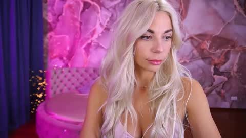 Snapshot of bellarayyy chatting on October 20, 8:09 pm Bella online show from October 20, 8:09 pm