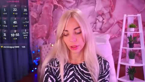 Snapshot of bellarayyy chatting on November 15, 5:05 am Bella online show from November 15, 5:05 am