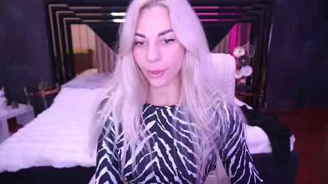 Snapshot of bellarayyy chatting on November 23, 9:03 pm Bella online show from November 23, 9:03 pm