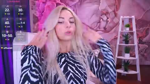 Snapshot of bellarayyy chatting on December 2, 6:41 am Bella online show from December 2, 6:41 am