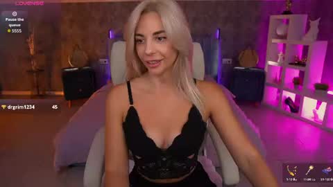 Bella online show from July 25, 1:41 pm