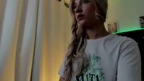 bellaroge online show from June 15, 5:31 am