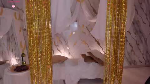 Snapshot of bellarosex1 chatting on October 28, 6:17 am Bella Rose online show from October 28, 6:17 am