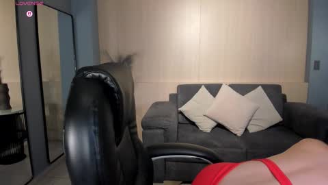 Snapshot of bellarosex1 chatting on November 22, 5:17 am Bella Rose online show from November 22, 5:17 am