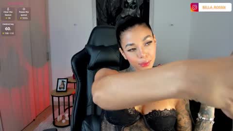 CALL ME BELLA online show from December 18, 1:11 am