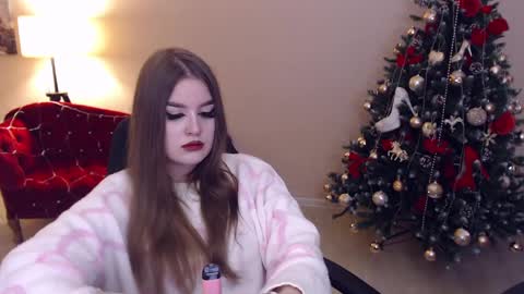 Snapshot of bellaveller chatting on December 24, 9:11 pm BellaVeller online show from December 24, 9:11 pm