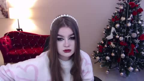 Snapshot of bellaveller chatting on December 28, 7:00 am BellaVeller online show from December 28, 7:00 am