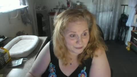 Snapshot of bellavoca chatting on August 9, 11:26 am Bellavoca online show from August 9, 11:26 am