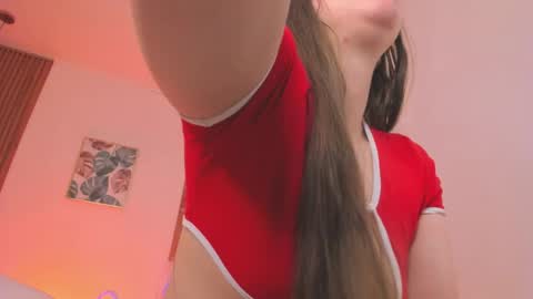 Snapshot of bellawoods_ chatting on May 25, 1:50 pm laukyubey online show from May 25, 1:50 pm